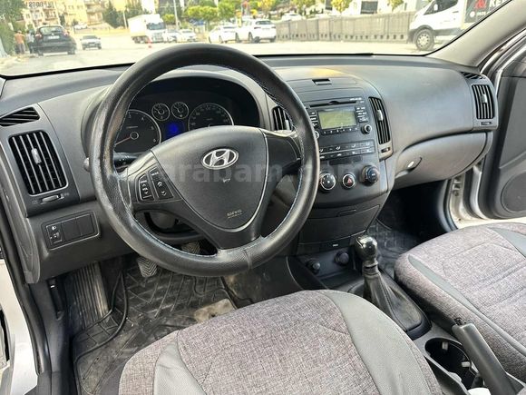 ACİL SATILIK 2011 MODEL İ30 1.6 CRDİ HATASIZ BOYASIZ ORİJİNAL