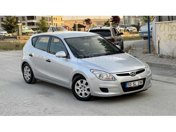 ACİL SATILIK 2011 MODEL İ30 1.6 CRDİ HATASIZ BOYASIZ ORİJİNAL