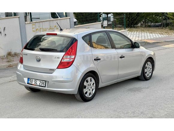 ACİL SATILIK 2011 MODEL İ30 1.6 CRDİ HATASIZ BOYASIZ ORİJİNAL