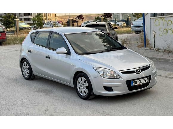 ACİL SATILIK 2011 MODEL İ30 1.6 CRDİ HATASIZ BOYASIZ ORİJİNAL