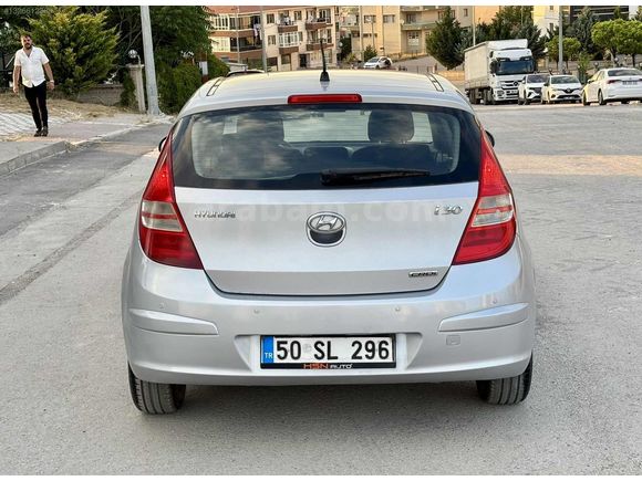 ACİL SATILIK 2011 MODEL İ30 1.6 CRDİ HATASIZ BOYASIZ ORİJİNAL