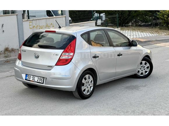 ACİL SATILIK 2011 MODEL İ30 1.6 CRDİ HATASIZ BOYASIZ ORİJİNAL