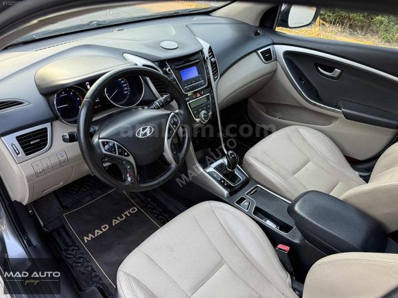 *MAD AUTO*2013 HYUNDAİ İ30 ELİTE CAM TAVAN+KEYLESS+GERİ GÖRÜŞ K.