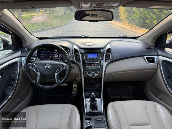 *MAD AUTO*2013 HYUNDAİ İ30 ELİTE CAM TAVAN+KEYLESS+GERİ GÖRÜŞ K.