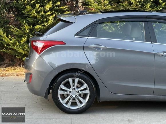 *MAD AUTO*2013 HYUNDAİ İ30 ELİTE CAM TAVAN+KEYLESS+GERİ GÖRÜŞ K.
