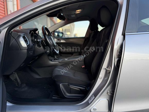 DEHA'DAN 2017 MAZDA 3 SEDAN 1.5 SKYACTİVE-D 410 BİN PEŞİN 36 AY