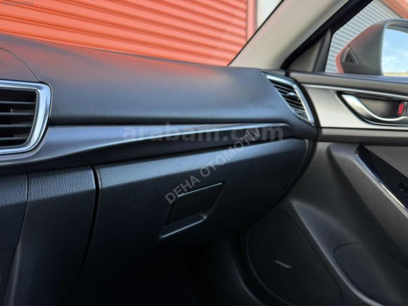 DEHA'DAN 2017 MAZDA 3 SEDAN 1.5 SKYACTİVE-D 410 BİN PEŞİN 36 AY