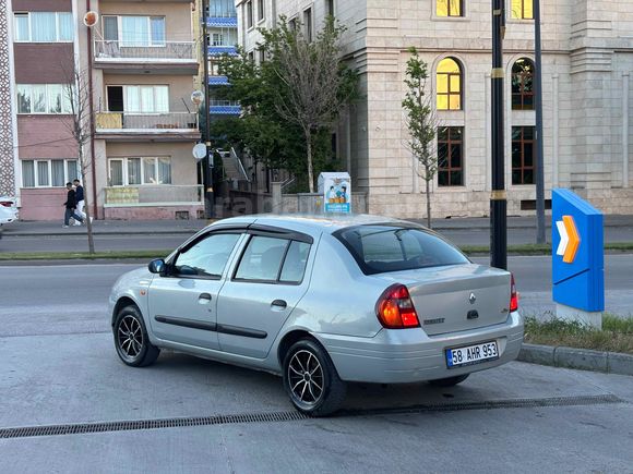Sahibinden Renault Clio 1.4 RNA 2001 Model 