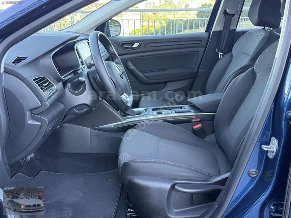 KARDEM AUTO/DAN MEGANE TOUCH PLUS HATASIZ BOYASIZ 29 BİN KM DE