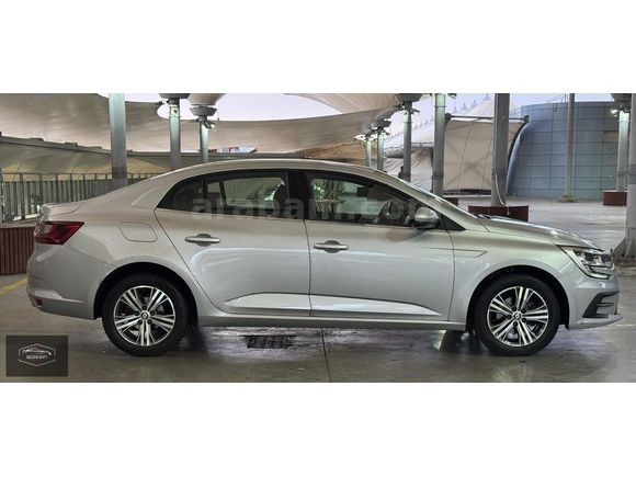 2024 RENAULT MEGANE HATASIZ ,BOYASIZ