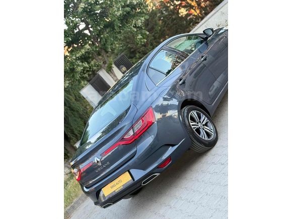 İLK ELDEN TERTEMİZ ORJİNAL HATASIZ BOYASIZ MEGANE TOUCH