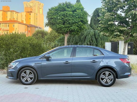 İLK ELDEN TERTEMİZ ORJİNAL HATASIZ BOYASIZ MEGANE TOUCH