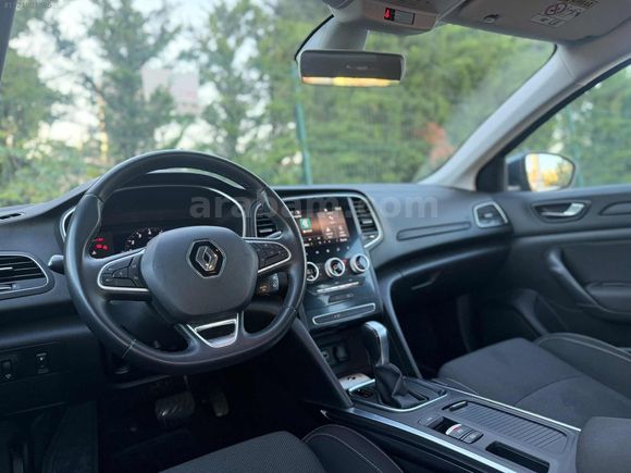 İLK ELDEN TERTEMİZ ORJİNAL HATASIZ BOYASIZ MEGANE TOUCH