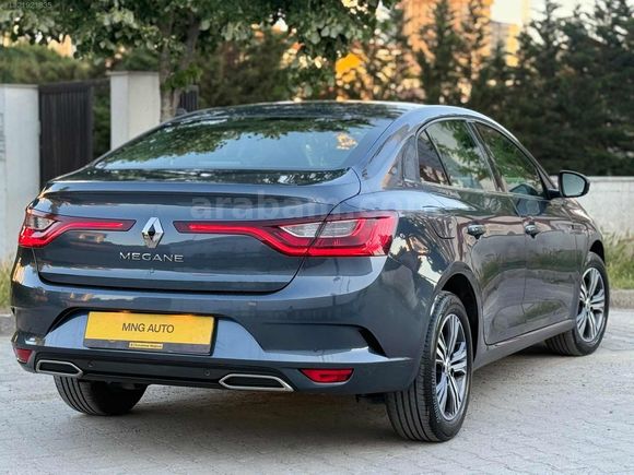 İLK ELDEN TERTEMİZ ORJİNAL HATASIZ BOYASIZ MEGANE TOUCH