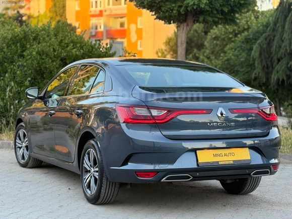 İLK ELDEN TERTEMİZ ORJİNAL HATASIZ BOYASIZ MEGANE TOUCH