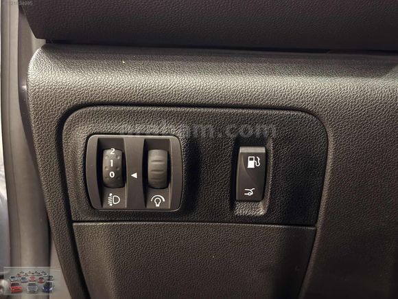 58 BİNDE*2024 MEGANE 1.3 TCE TOUCH GERİ GÖRÜŞ/CAR PLAY/KEYLES GO