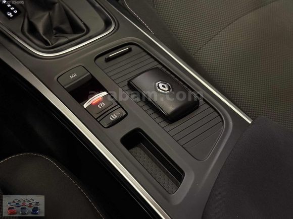 58 BİNDE*2024 MEGANE 1.3 TCE TOUCH GERİ GÖRÜŞ/CAR PLAY/KEYLES GO