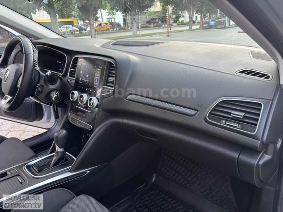 2024 MEGANE 1.3 TCe otomatik hatasız 63 bin