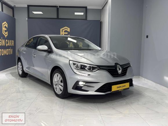 2024 MEGANE 1.3 TCE 140 TOUCH EDC 38 BİN KM DE