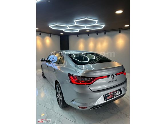 RENAULT MEGANE TOUCH PLUS