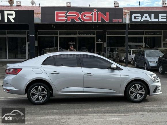 2024 MEGANE SADECE 19.000KM'DE HATASIZ-BOYASIZ-TOUCH PLUS