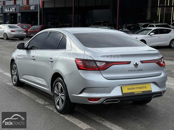 2024 MEGANE SADECE 19.000KM'DE HATASIZ-BOYASIZ-TOUCH PLUS