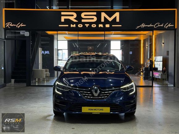 2025 HATASIZ 1.3 TCE MEGANE OPSİYON RENK COSMO BLUE