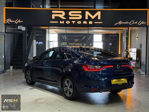 2025 HATASIZ 1.3 TCE MEGANE OPSİYON RENK COSMO BLUE