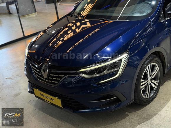2025 HATASIZ 1.3 TCE MEGANE OPSİYON RENK COSMO BLUE