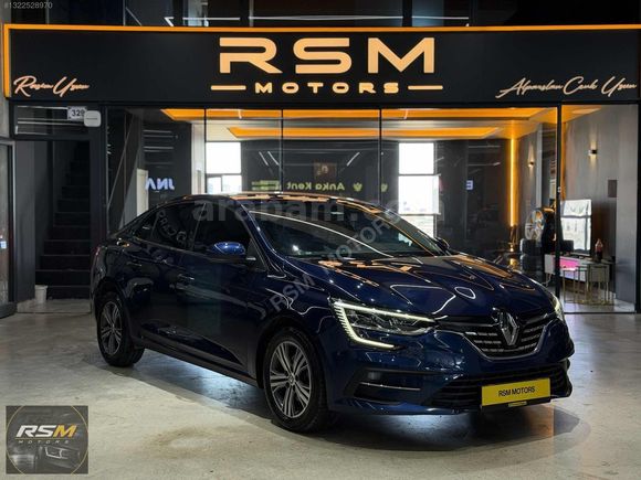 2025 HATASIZ 1.3 TCE MEGANE OPSİYON RENK COSMO BLUE