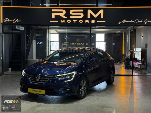 2025 HATASIZ 1.3 TCE MEGANE OPSİYON RENK COSMO BLUE