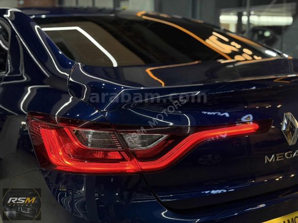 2025 HATASIZ 1.3 TCE MEGANE OPSİYON RENK COSMO BLUE
