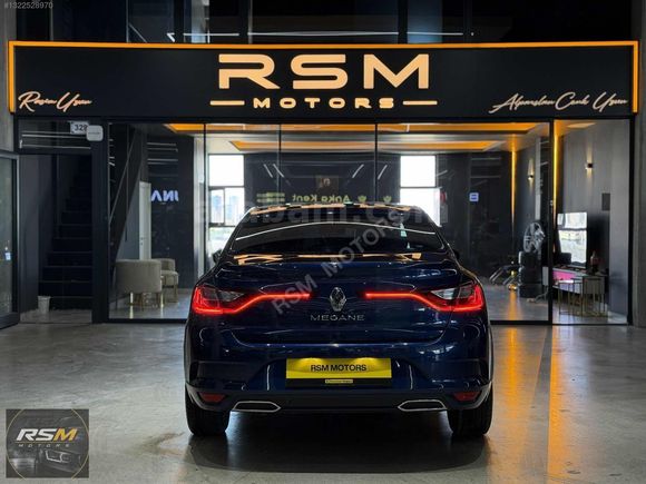 2025 HATASIZ 1.3 TCE MEGANE OPSİYON RENK COSMO BLUE