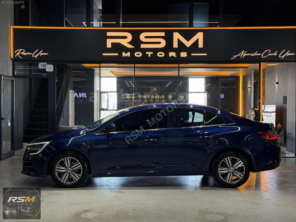 2025 HATASIZ 1.3 TCE MEGANE OPSİYON RENK COSMO BLUE