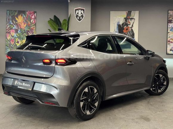FLİES MOTORS'DAN CLİO 1.2 TCE 6001'KM EVOLUTİON PLUS HATASIZ