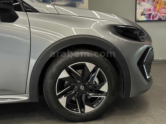 FLİES MOTORS'DAN CLİO 1.2 TCE 6001'KM EVOLUTİON PLUS HATASIZ