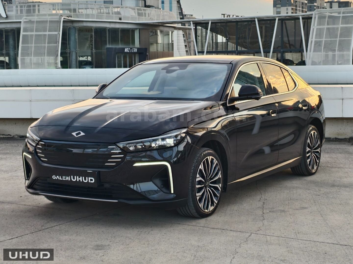 Galeriden TOGG T10F V2 4More 2025 Model İstanbul 6.001 km Siyah 3