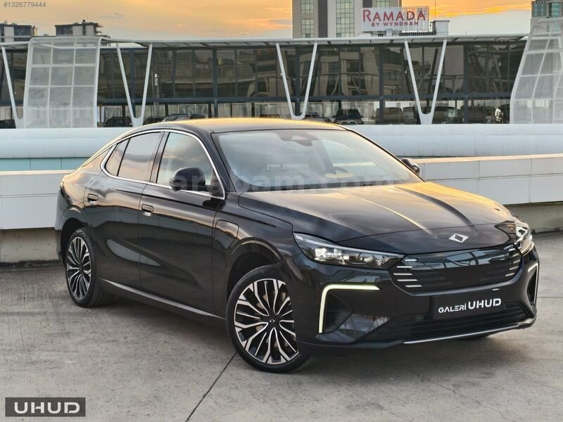 Galeriden TOGG T10F V2 4More 2025 Model İstanbul 6.001 km Siyah