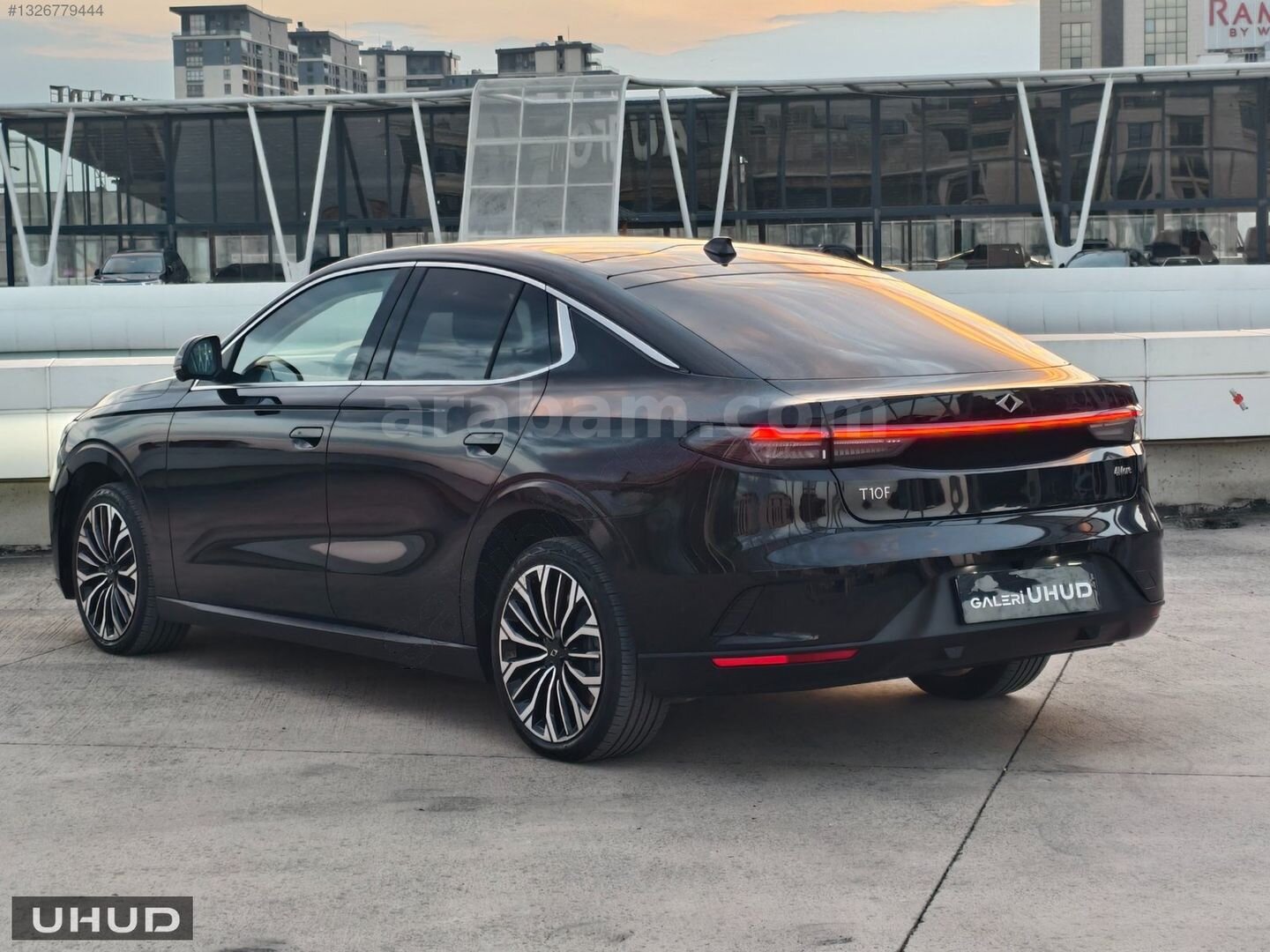 Galeriden TOGG T10F V2 4More 2025 Model İstanbul 6.001 km Siyah 5