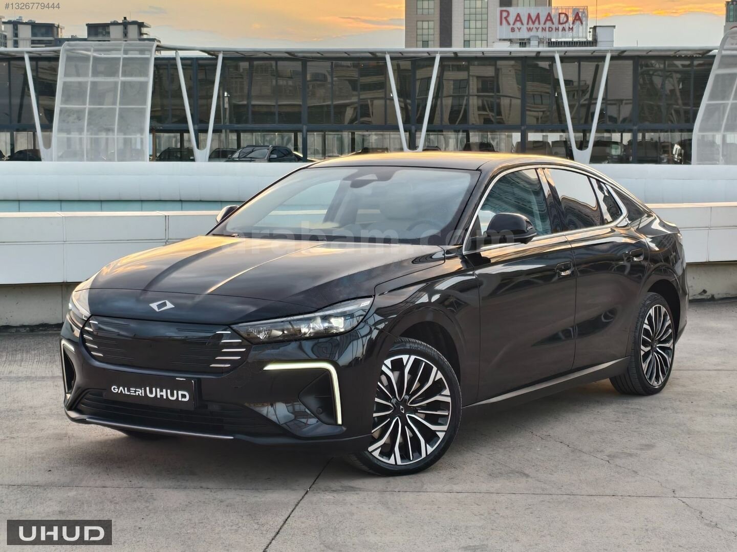 Galeriden TOGG T10F V2 4More 2025 Model İstanbul 6.001 km Siyah 2