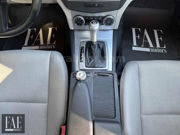 2011 MODEL MERCEDES C180 KOMPRESOR BLUEEFFİCİENCY AMG (CAM TAVAN
