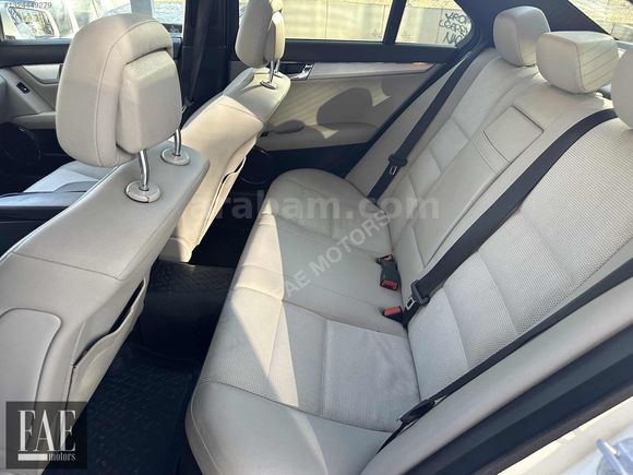 2011 MODEL MERCEDES C180 KOMPRESOR BLUEEFFİCİENCY AMG (CAM TAVAN