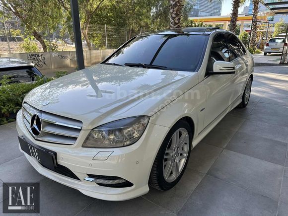 2011 MODEL MERCEDES C180 KOMPRESOR BLUEEFFİCİENCY AMG (CAM TAVAN