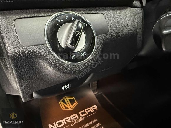 NORA CAR' DAN 225.000 KM' DE C 180 AMG