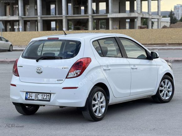 2014 MODEL "143.000 KM'DE" HYUNDAİ İ20 1.4 CRDİ SENSE