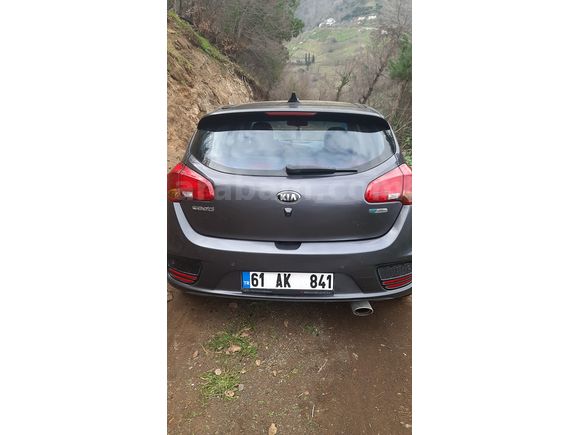 Sahibinden Kia Ceed 1.6 CRDi Premium 2017 Model  82.229 km Gri