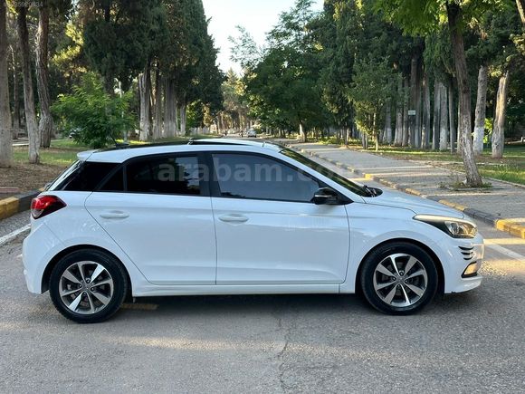 2017 HYUNDAİ i20 STYLE 1.4 CRDİ 160 BİN KM CAM TAVAN