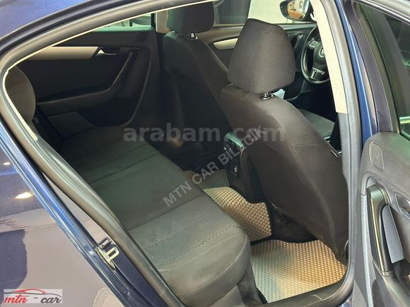 VOLKSWAGEN PASSAT 1.6 TDI TRENDLINE