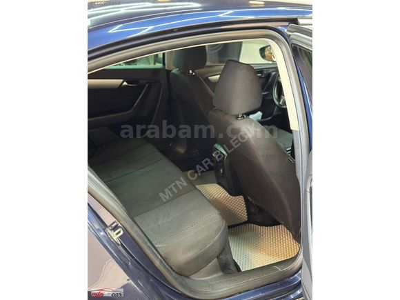 VOLKSWAGEN PASSAT 1.6 TDI TRENDLINE