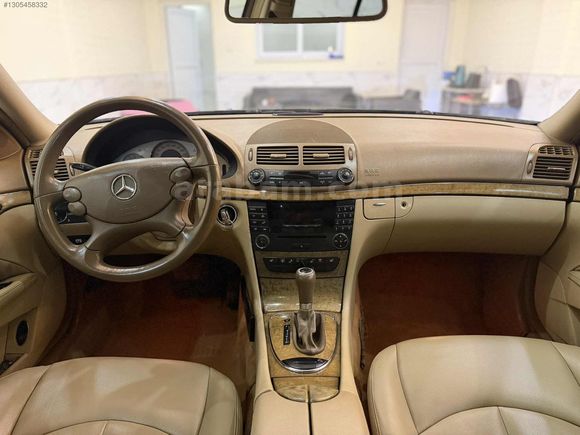 HATASIZ TEK PARÇA BOYALI E200 CAM TAVAN